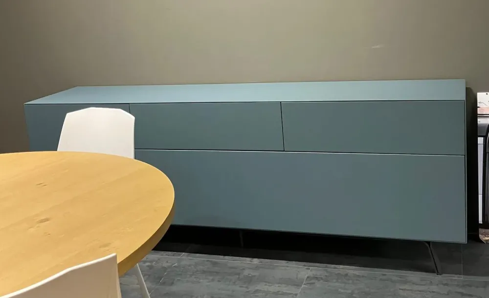 Outlet Madia Domino in stile moderno di in Offerta Outlet Madie