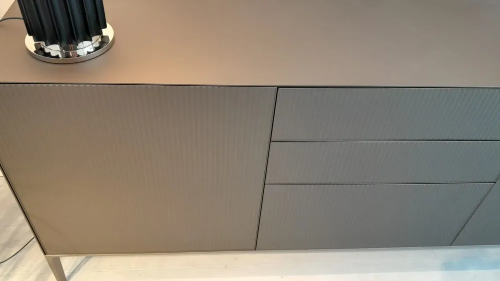 Madia in stile design Self di a prezzo scontato Madie