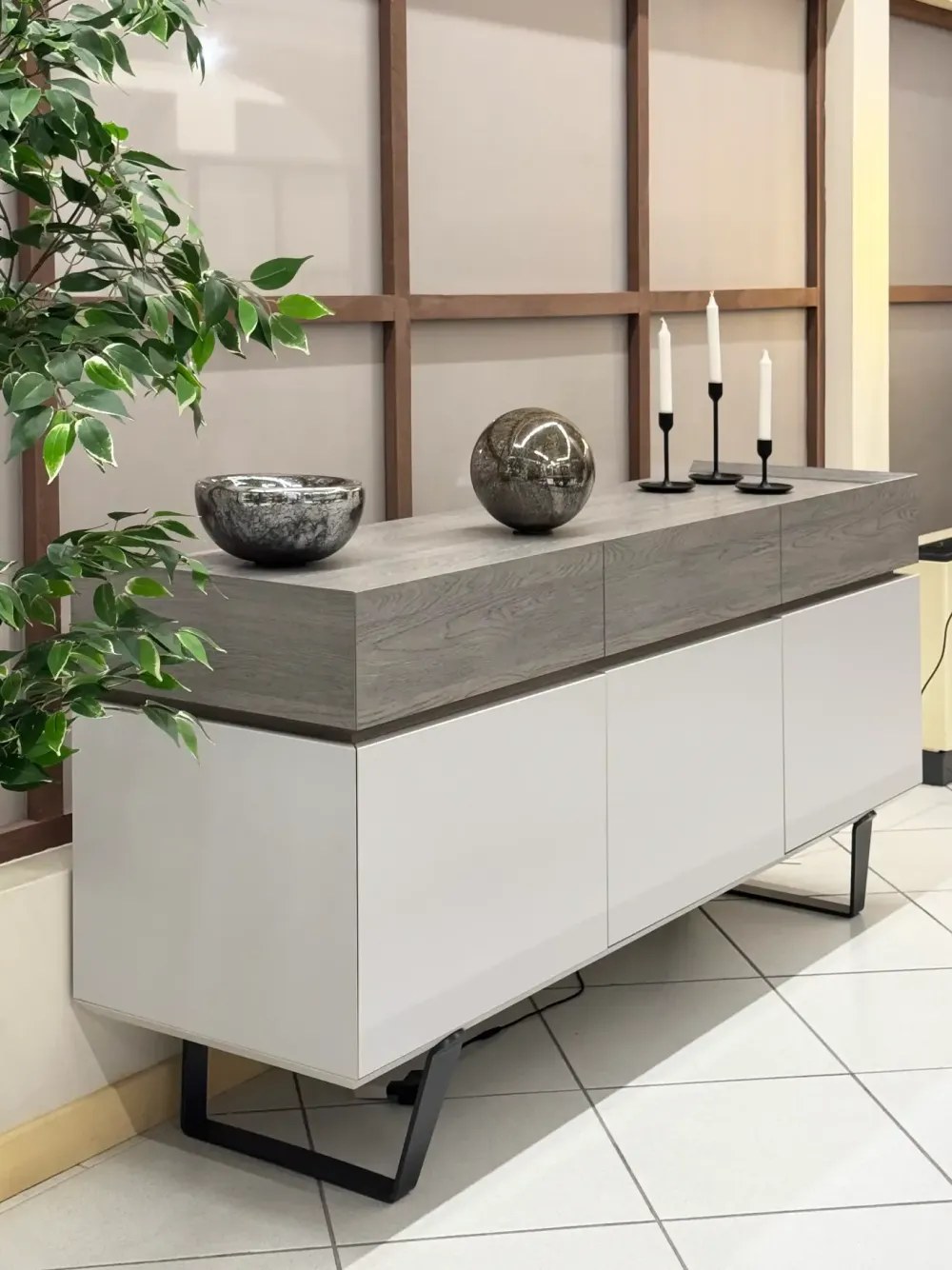 Target Point Madia in stile moderno Electa di in Offerta Outlet- Madie