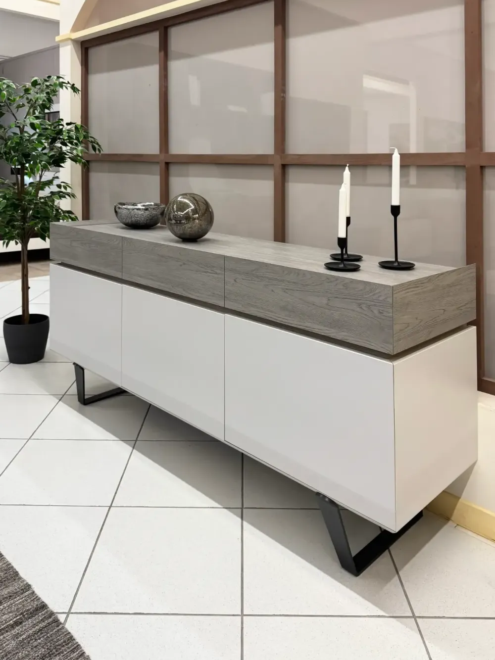 Target Point Madia in stile moderno Electa di in Offerta Outlet- Madie