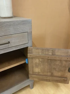 New Madia in stile moderno Frida di in Offerta Outlet Madie