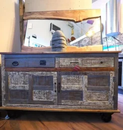 Outlet Etnico Madia in stile moderno Madia credenza industriale con ruote   di a prezzo Outlet- Madie