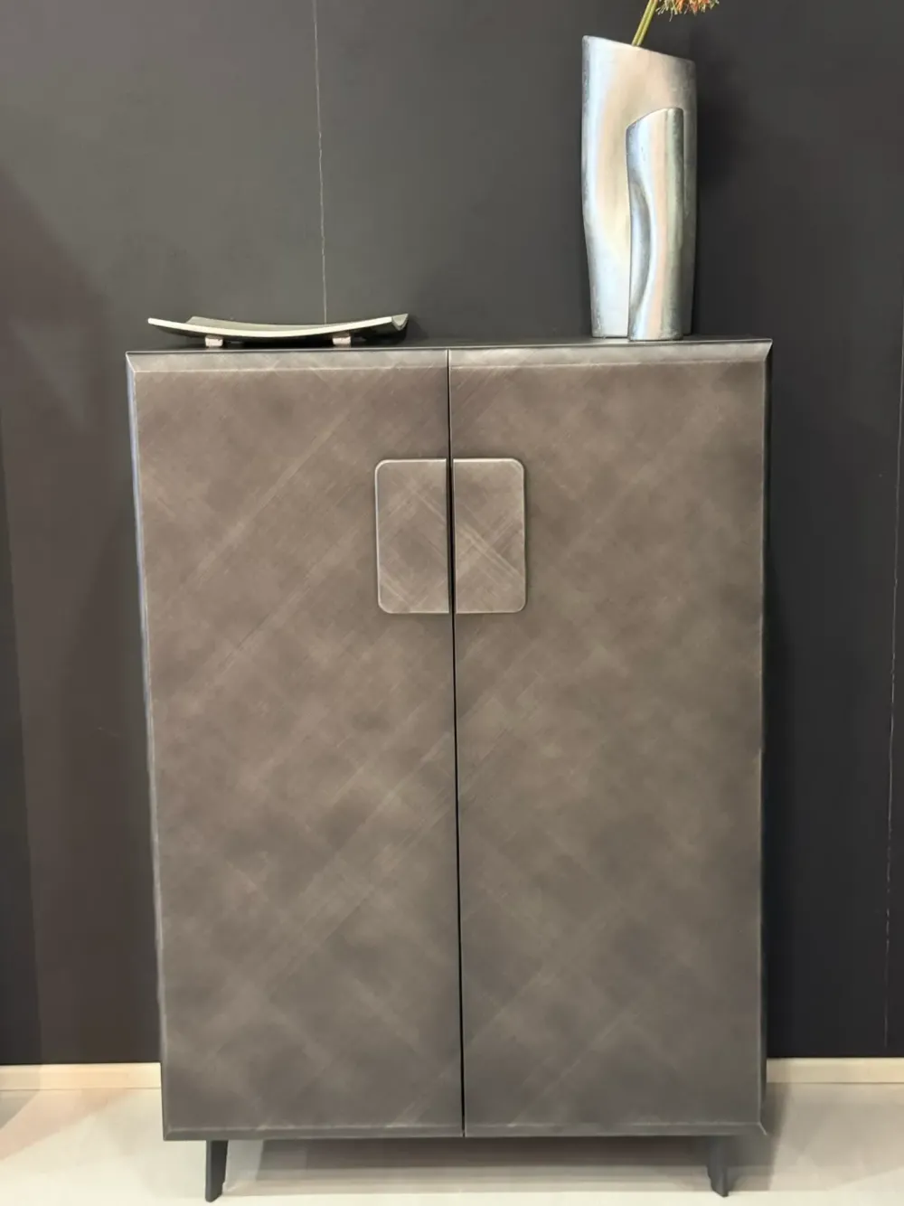 Discount Madia in stile moderno Tudor di in Offerta Outlet Madie