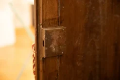 Clearance Madia Madia in noce massello antico in stile classico di in Offerta Outlet Madie