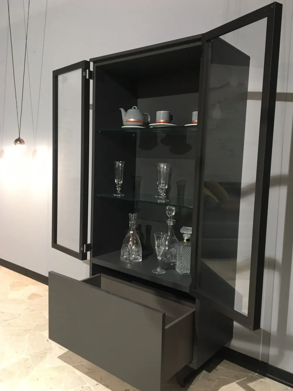 Tomasella Madia Metropolis in stile design di in Offerta Outlet- Madie