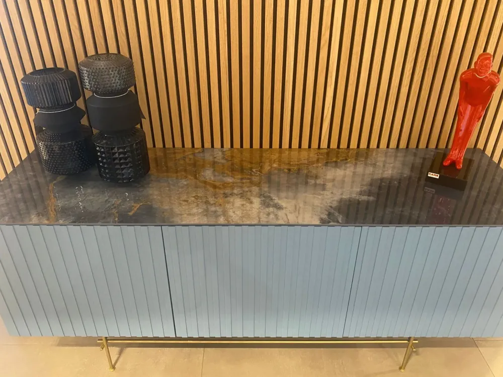 Colico Madia modello Stilt di a PREZZI OUTLET- Madie