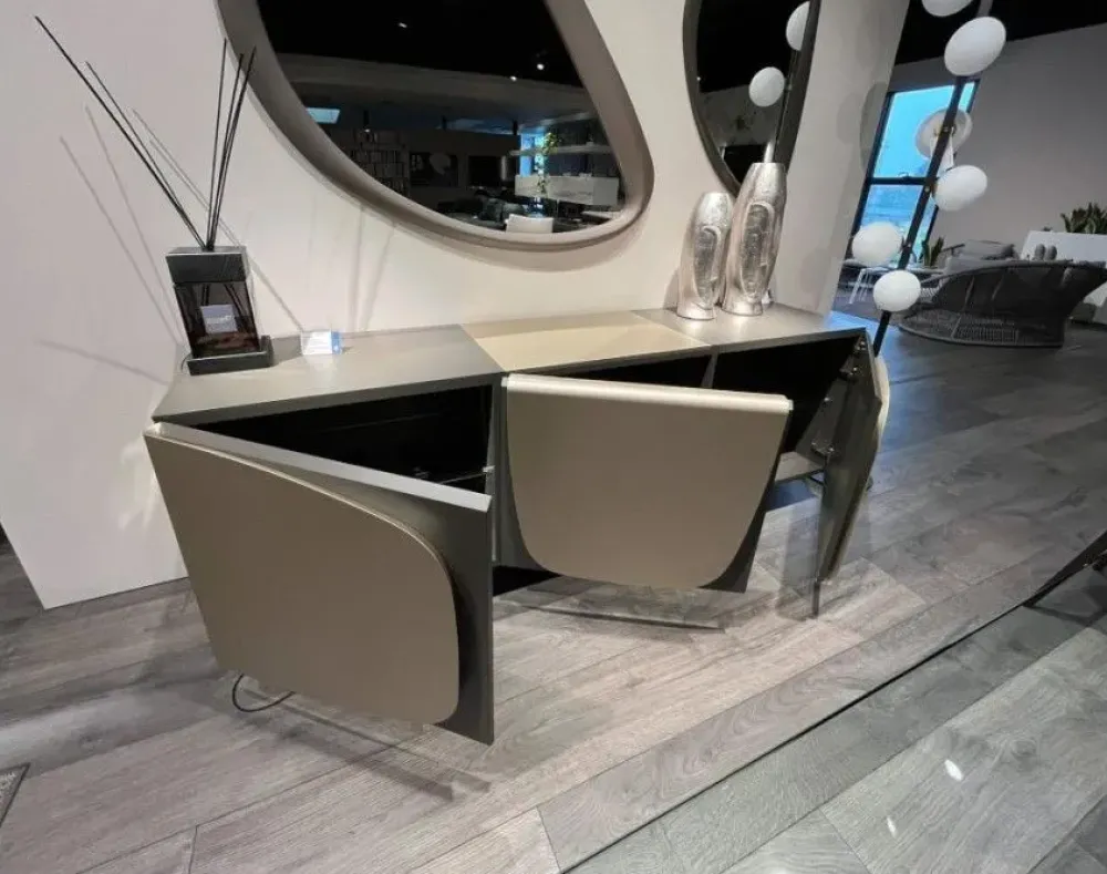 Ozzio Madia modello Trilogy di a prezzo scontato- Madie