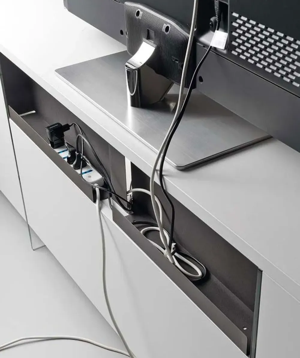 New Madia Movie in stile moderno di in Offerta Outlet Madie