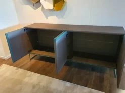 Tomasella Madia Regolo  in stile moderno di in Offerta Outlet- Madie