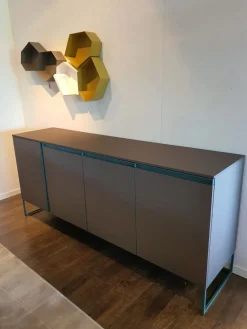 Tomasella Madia Regolo  in stile moderno di in Offerta Outlet- Madie