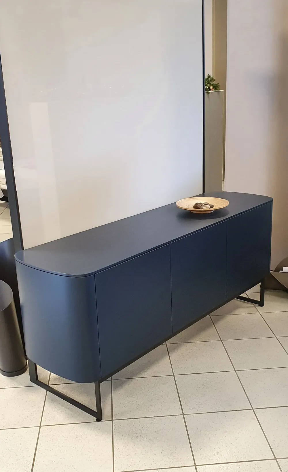 Discount Madia Sideview di a prezzi convenienti Madie