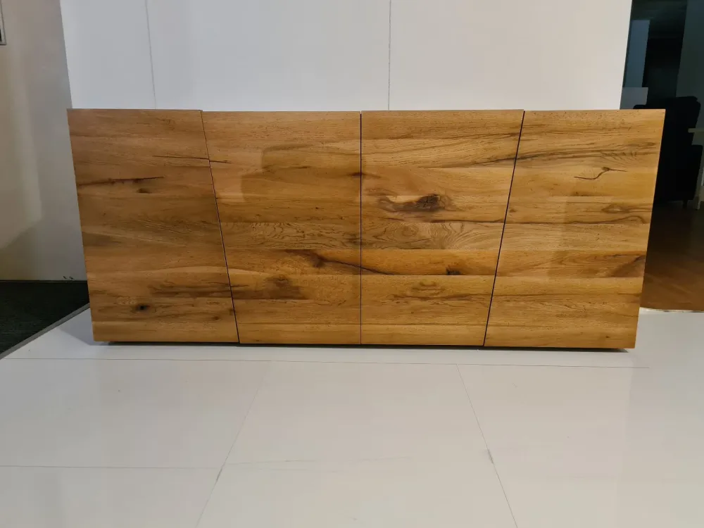 Madia Unika in stile moderno di in Offerta Outlet^Devina Nais Best