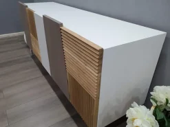 Madia Zero.16 di in stile moderno in Offerta Outlet^Devina Nais Hot