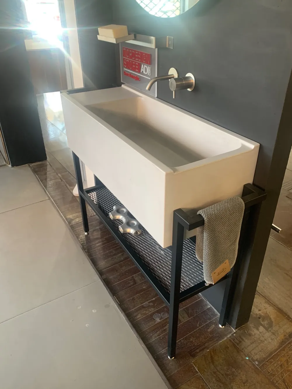 Moab 80 Mobile bagno A terra Elledue lavabo in calcestruzzo con struttura free-standing 105x35x86h cm con forte sconto- Mobili Bagno A Terra