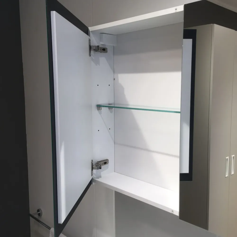 Mobile bagno in laminato modello Arredo bagno tratto scontato di in Offerta Outlet^Scavolini Hot