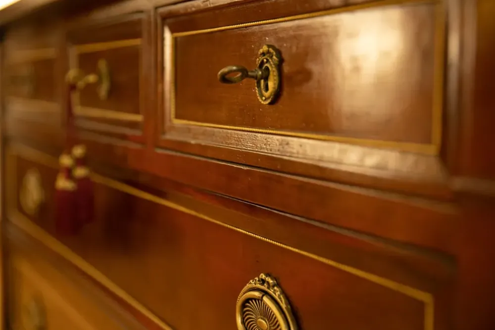 Mobile d'antiquariato modello Como'piu' 2 comodini ciliegio massello a PREZZO SCONTATO^Grande Arredo Online