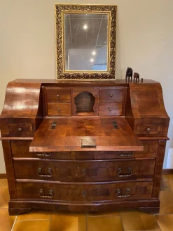 Artigianale Mobile di Antiquariato in stile barocco con un ribasso imperdibile- Antiquariato