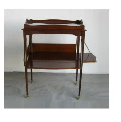 Mobile di Antiquariato in stile neoclassico con un ribasso del 50% Antiquariato