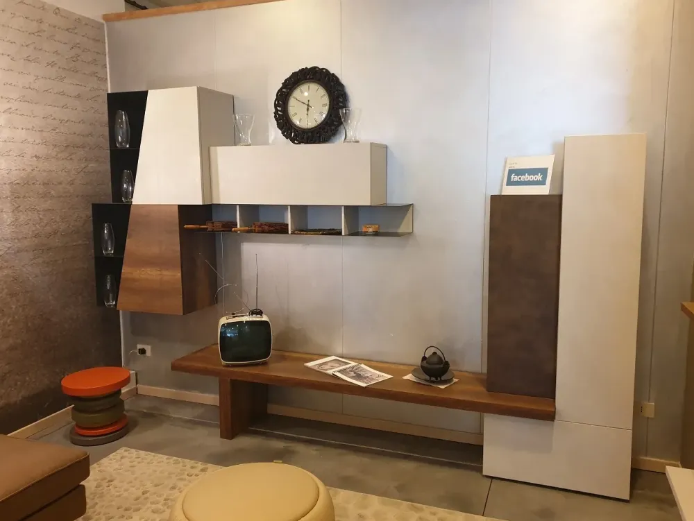 Mobile soggiorno modello Atlante di scontato -46% Pareti Attrezzate