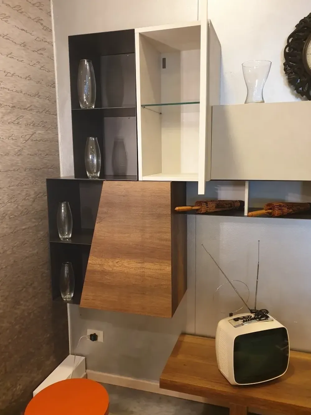 Mobile soggiorno modello Atlante di scontato -46% Pareti Attrezzate