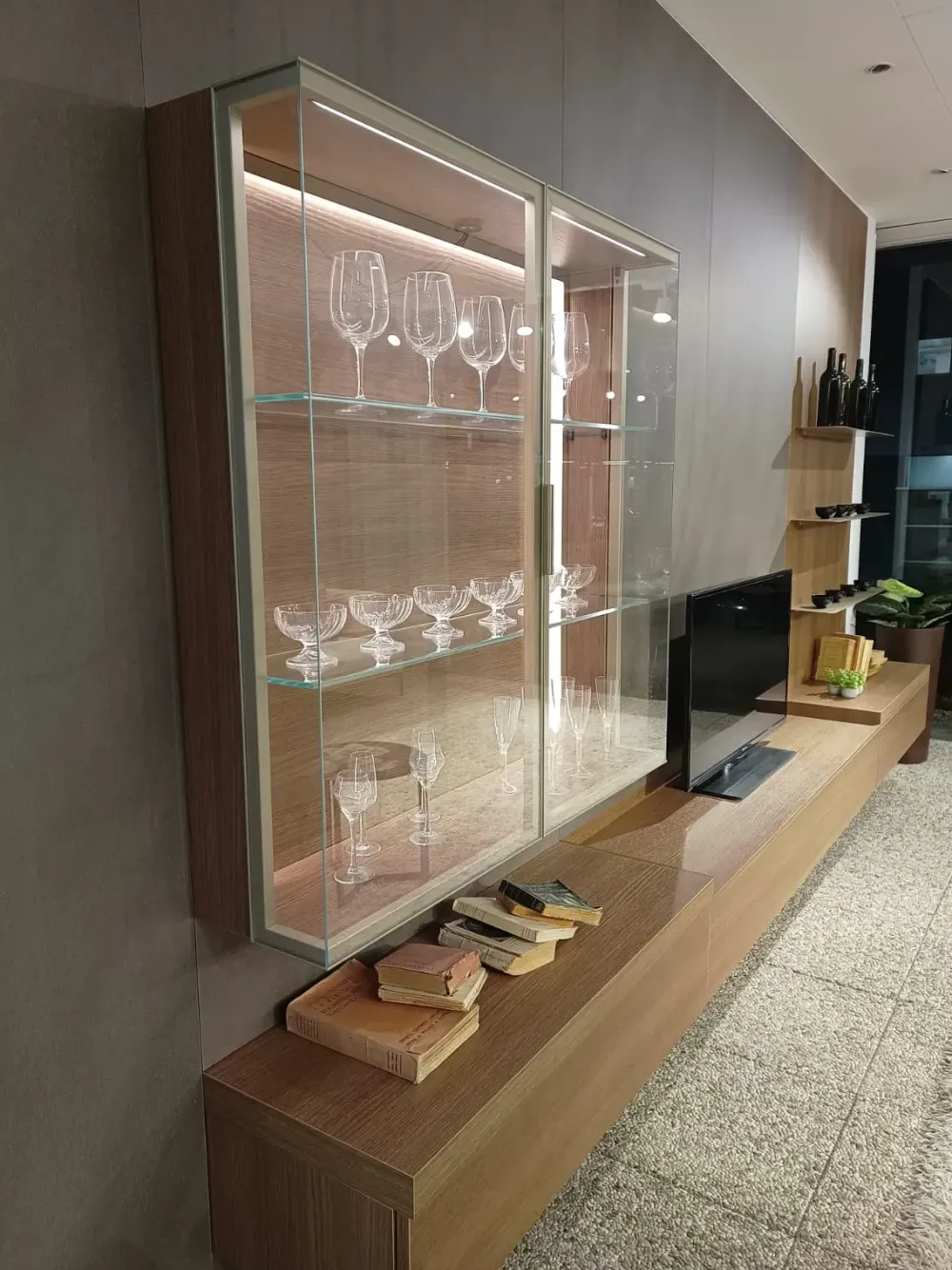 Tomasella Mobile soggiorno modello Atlante glove di a PREZZI OUTLET- Pareti Attrezzate