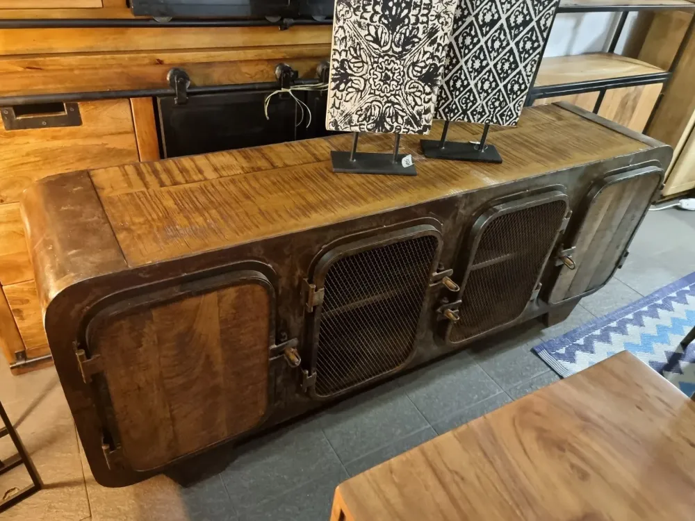 Outlet Etnico Mobile soggiorno modello Mobile industrial submarine 4 ante di a prezzo scontato- Madie