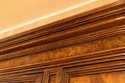 Collezione esclusiva Mobile soggiorno modello Mobile sacrestia  noce massello  di a PREZZI OUTLET- Pareti Attrezzate