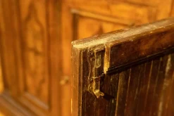 Collezione esclusiva Mobile soggiorno modello Mobile sacrestia  noce massello  di a PREZZI OUTLET- Pareti Attrezzate