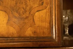 Collezione esclusiva Mobile soggiorno modello Mobile sacrestia  noce massello  di a PREZZI OUTLET- Pareti Attrezzate