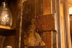 Collezione esclusiva Mobile soggiorno modello Mobile sacrestia  noce massello  di a PREZZI OUTLET- Pareti Attrezzate