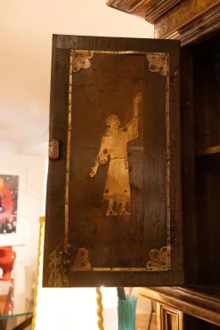 Collezione esclusiva Mobile soggiorno modello Mobile sacrestia  noce massello  di a PREZZI OUTLET- Pareti Attrezzate