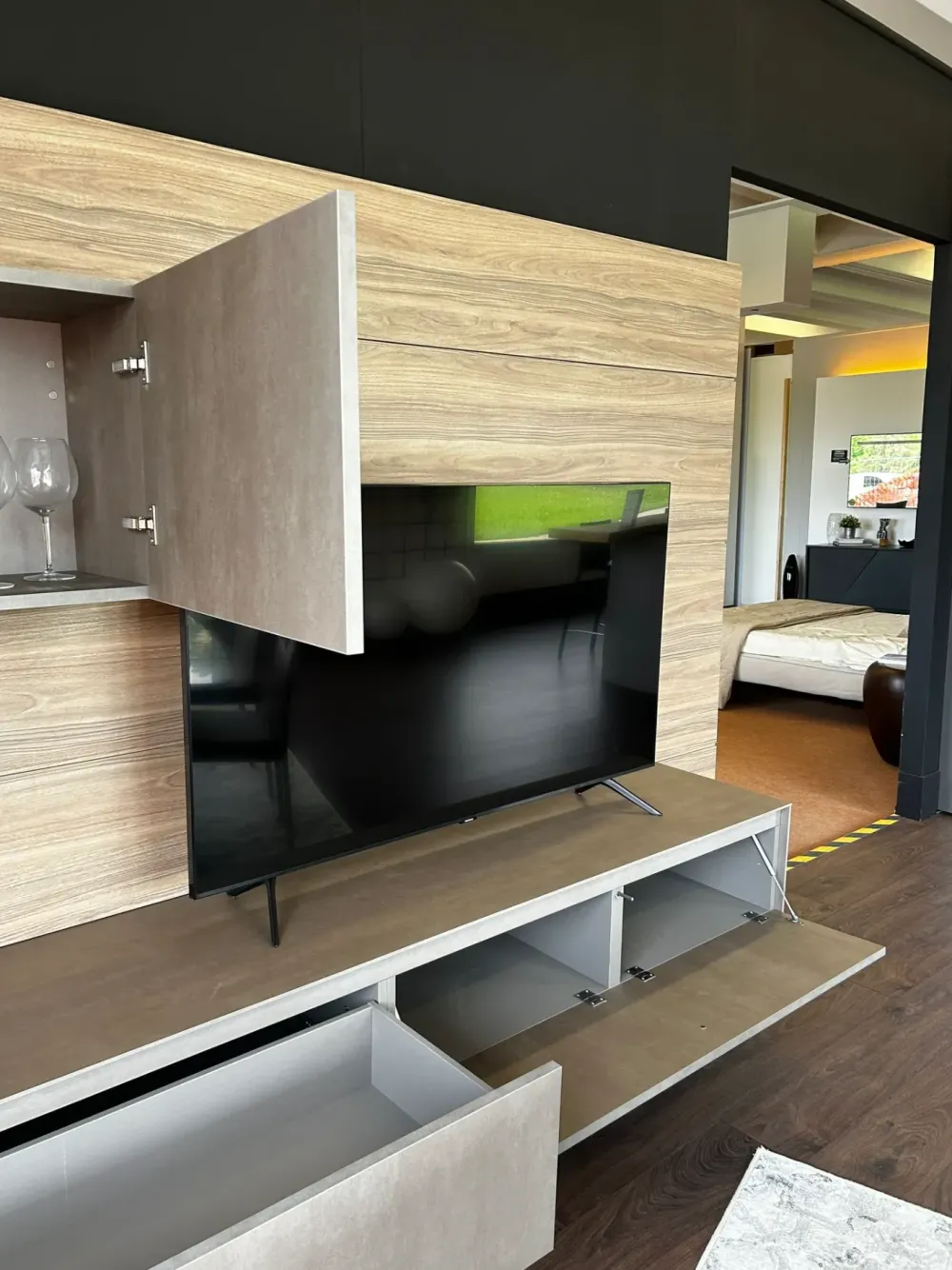 Clearance Mobile soggiorno modello Skill di scontato -58% Pareti Attrezzate