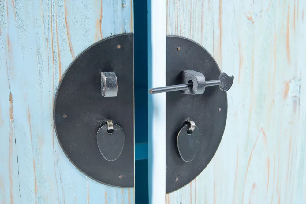 Outlet Etnico Mobile soggiorno modello credenza china in legno 3 cassetti 2 sportelli white decape' di a PREZZI OUTLET- Madie