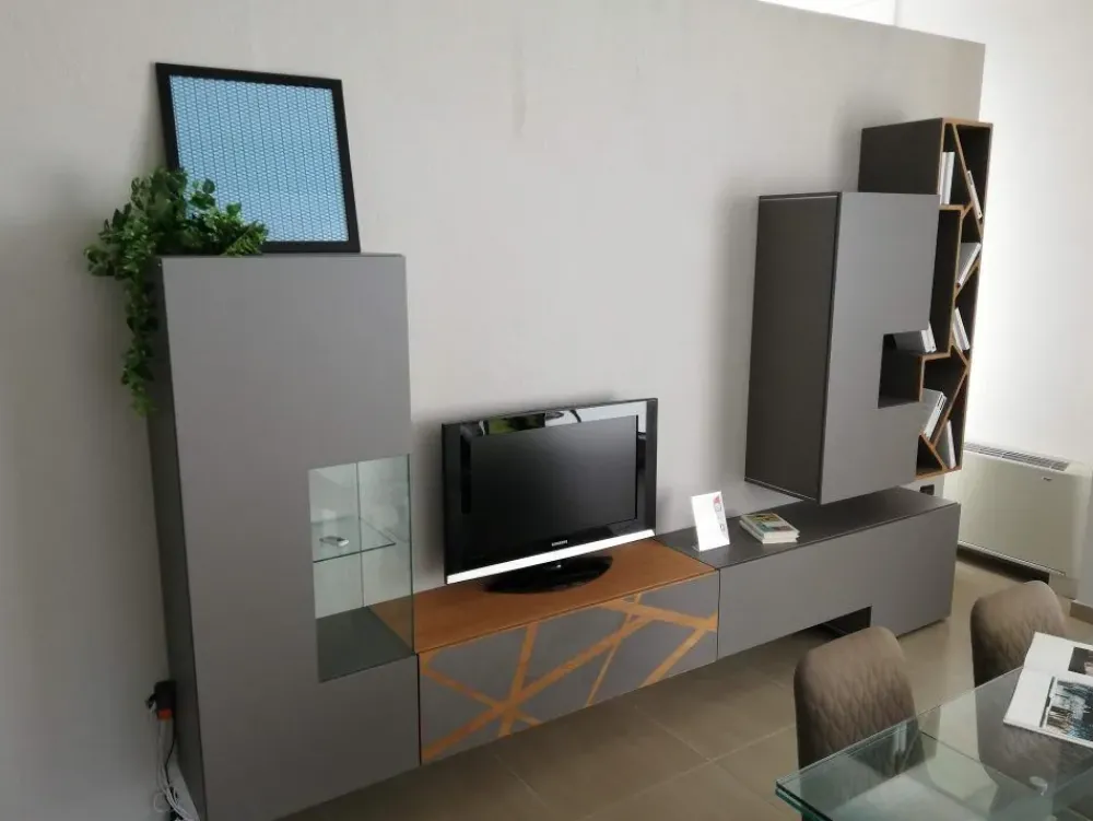 Outlet Mobile soggiorno modello Pibe 555 di a PREZZI OUTLET Pareti Attrezzate