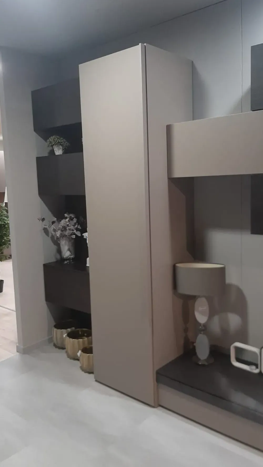 Imab Mobile soggiorno modello Soggiorno + zona ingresso di a PREZZI OUTLET- Pareti Attrezzate