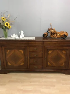 Discount Offerta Outlet: Madia Intarsio Classica , ideale per arredare interni! Madie