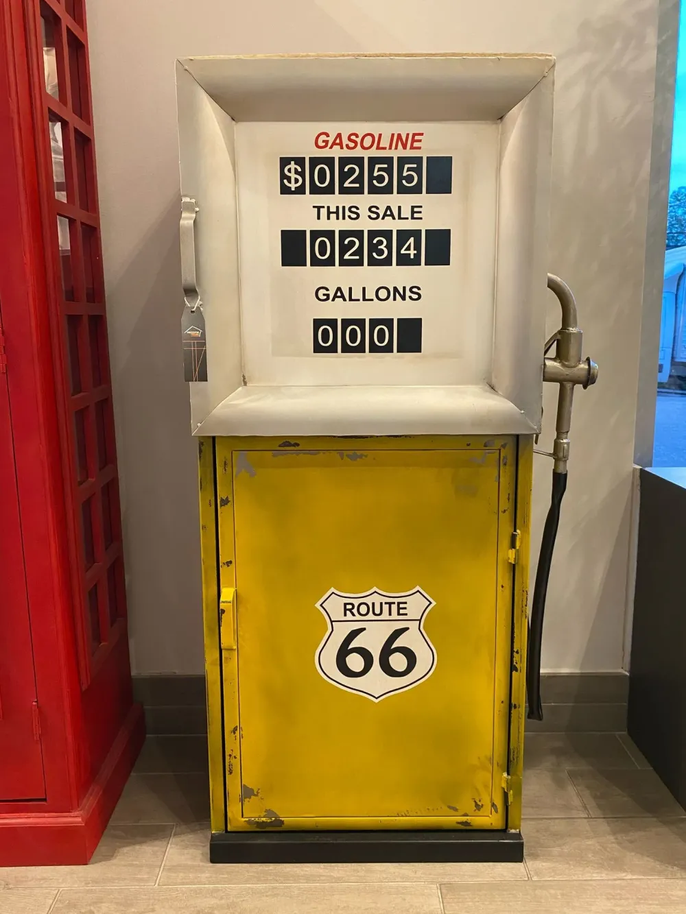 Outlet Oggettistica design modello Yellow gasoline di in Offerta Outlet Oggettistica