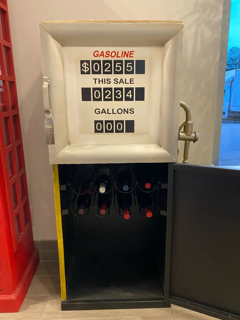 Outlet Oggettistica design modello Yellow gasoline di in Offerta Outlet Oggettistica