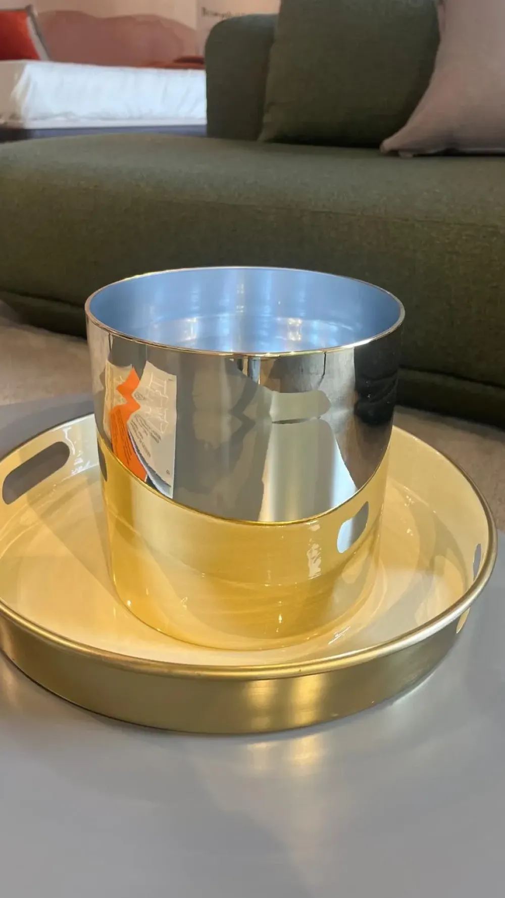 Artigianale Oggettistica design Vaso cilindrico dorato di a prezzo ribassato- Oggettistica