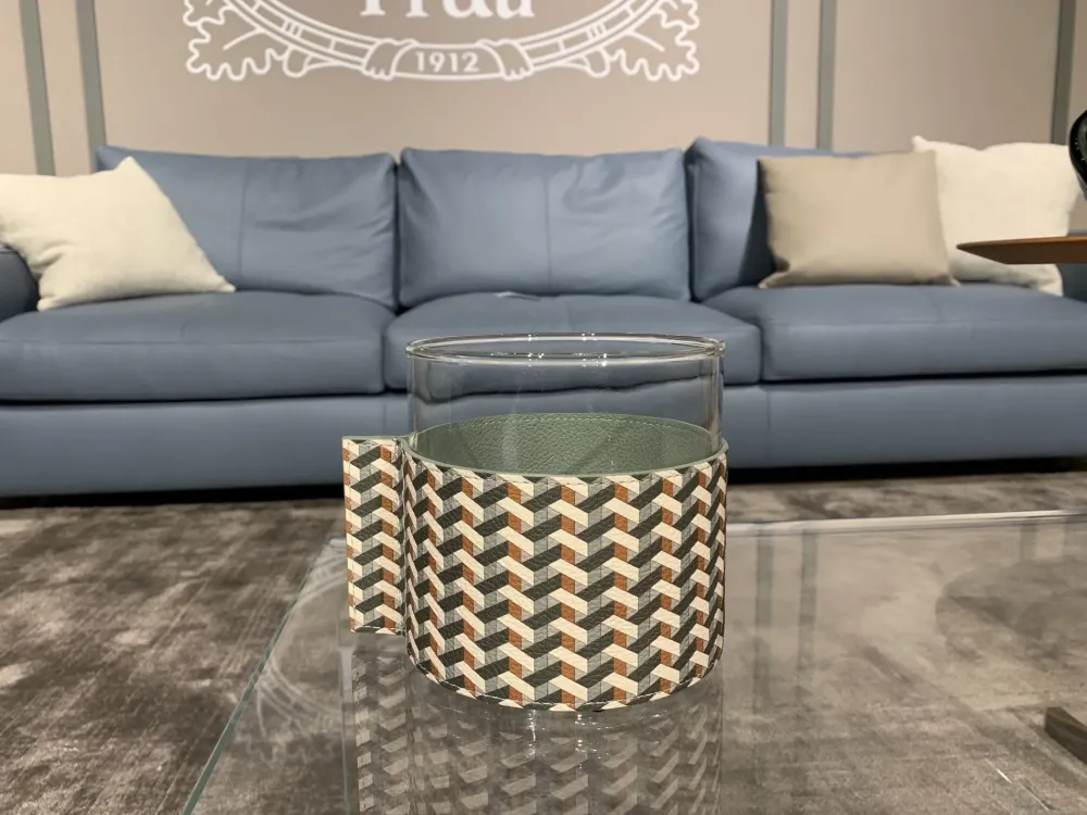 Poltrona Frau Oggettistica Leather pot di scontata- Oggettistica