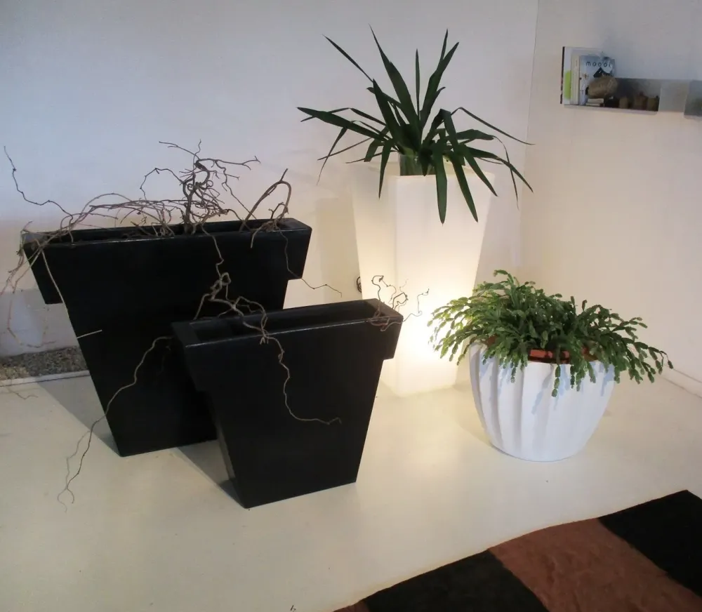 Oggettistica Il vaso design in OFFERTA OUTLET^Slide Hot