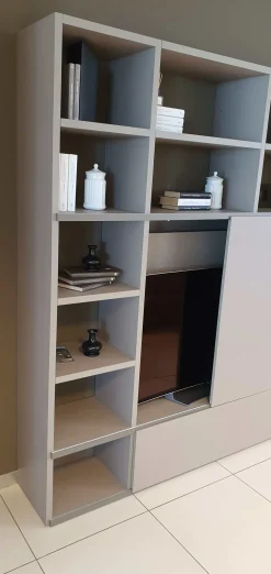 Parete attrezzata Atlante 2020 in stile design a prezzo ribassato Pareti Attrezzate