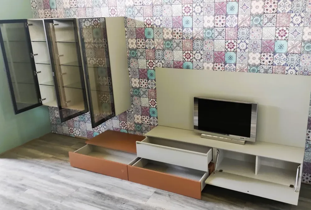 Sale Parete attrezzata Ego in stile moderna a prezzo scontato Pareti Attrezzate