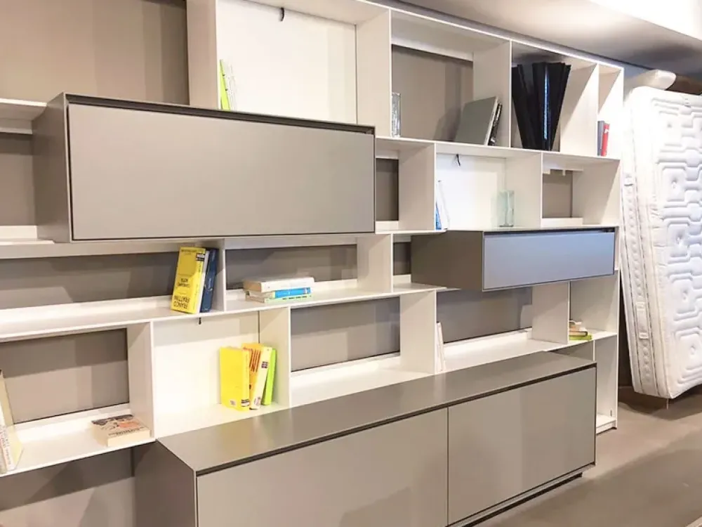 B&B Italia Parete attrezzata Flat c della marca con uno sconto esclusivo- Pareti Attrezzate