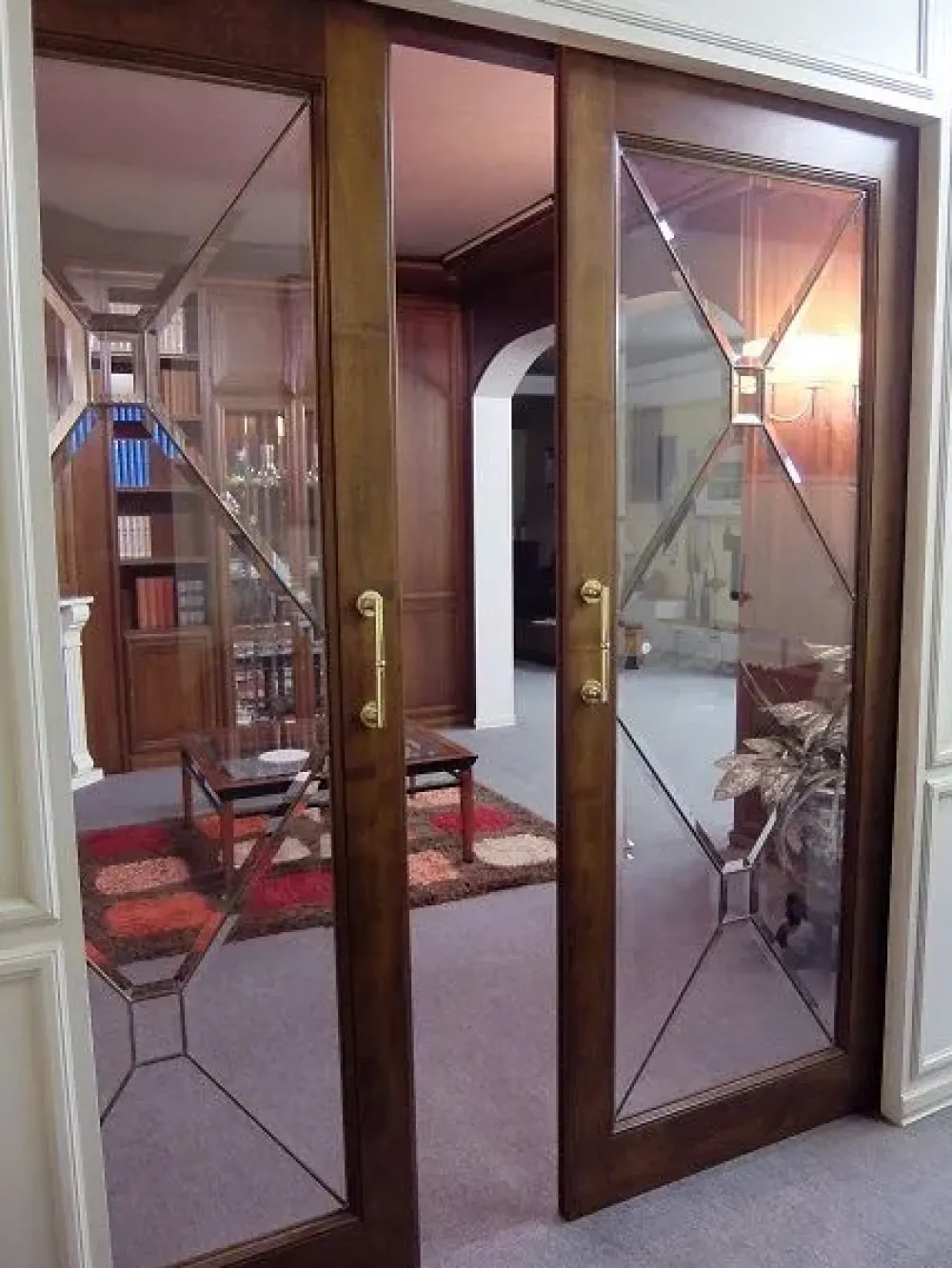 Artigianale Parete attrezzata Hilton in legno in Offerta Outlet- Pareti Attrezzate