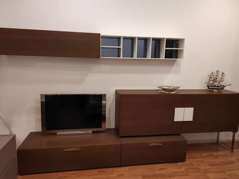 Clearance Parete attrezzata in stile moderno All di a prezzo Outlet Pareti Attrezzate