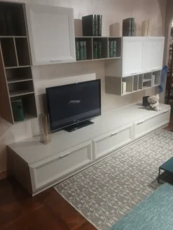 Parete attrezzata modello J 108 di : contatta il venditore per scoprire il prezzo^Gierre Mobili New