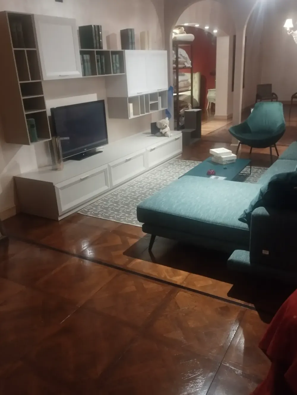 Parete attrezzata modello J 108 di : contatta il venditore per scoprire il prezzo^Gierre Mobili New