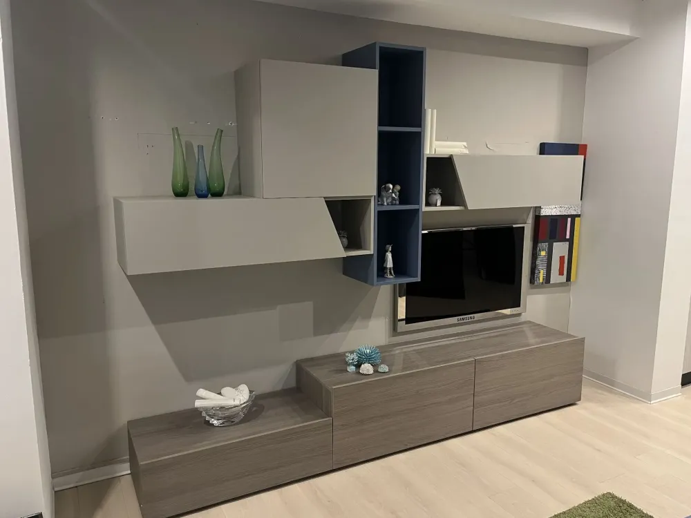 Parete attrezzata Pratico in stile moderno a prezzo scontato Pareti Attrezzate