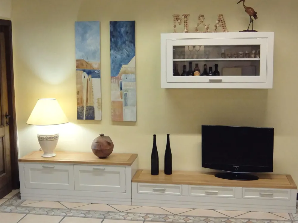 Sale Parete attrezzata Provenzale dell'azienda con uno sconto esclusivo Pareti Attrezzate